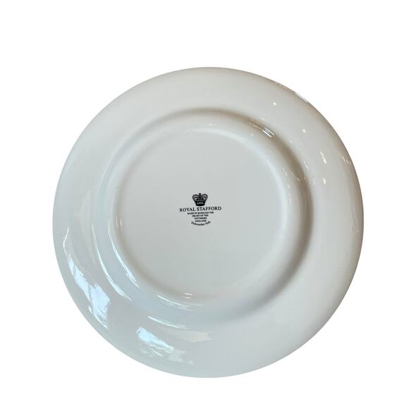 Royal Stafford Christmas SANTA'S SLEIGH RED Porcelain 8" Salad Plate Set of 4 - Picture 11 of 11